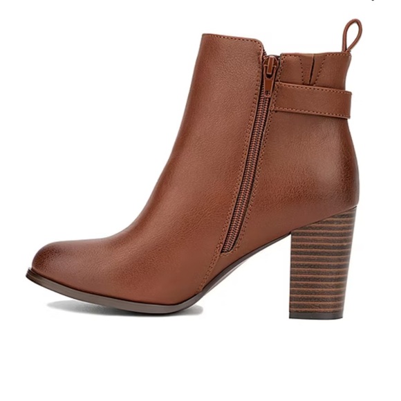 NY & Co New Bootie - Picture 3 of 9